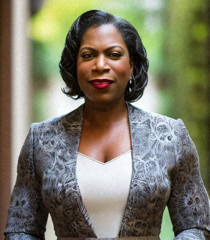 Portrait of Detra Harris.